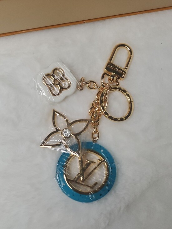 Source Unknown Accessories - Gold-tone Key & Card Holder with Blue Enamel Ring No Box Or Dust Included
